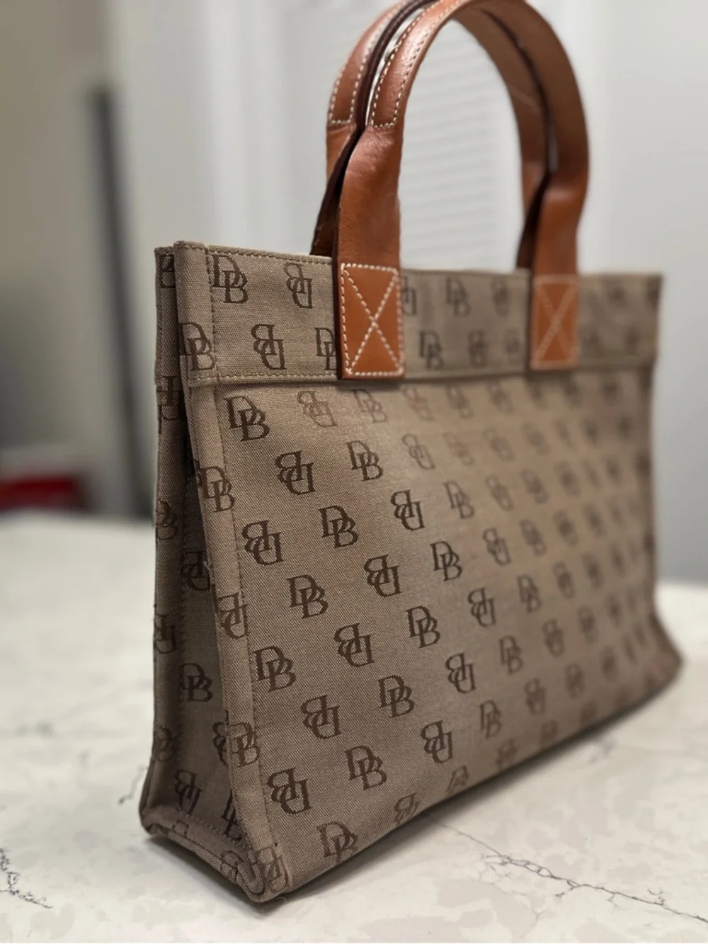 Vintage Dooney & Bourke Small Tote Bag – Classic DB Monogram - Picture 3 of 9